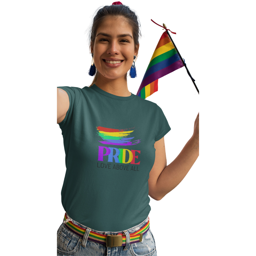 T-Shirt Feminina Pima LGBT - Pride: Love Above All - Imagem 2