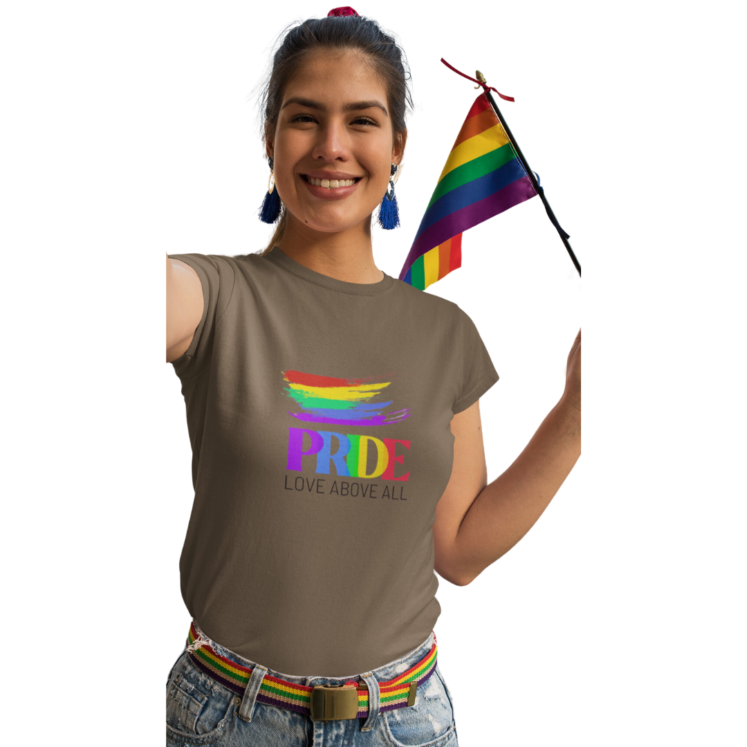 T-Shirt Feminina Pima LGBT - Pride: Love Above All - Imagem 4